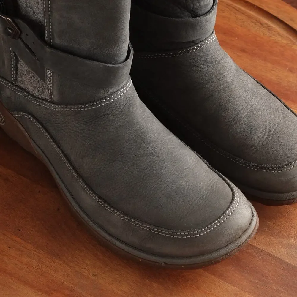 Chaco‎ Boots WMS SZ 7 Gray Hopi Leather Pull On Waterproof Outdoor Casual Winter